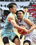 KT, KBL 챔피언결정전 2차전 KCC에 101-97로 승리 [포토뉴스]