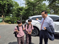 용인 백암초 찾은 임태희 교육감 “공유학교 시스템 안착에 적극 나설 것”