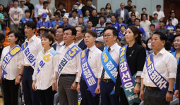 ‘정봉주·전현희’에 쏠린 눈… 당 대표 경선은 ‘노잼’
