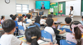 여름방학 끝, 초등학교 개학 시작 [포토뉴스]