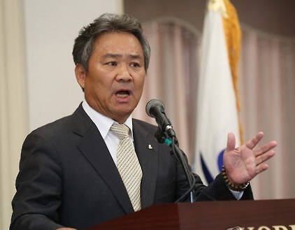 이기흥 대한체육회장 3선 도전, 후보들 단일화 촉구 확산