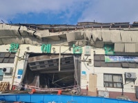 안양 평촌농수산물도매시장 지붕 붕괴…3명 대피 중 1명 경상