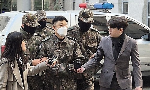 국군정보사령관 문상호, 내란 중요임무 종사 및 직권남용 혐의로 구속 재판에 넘겼다.