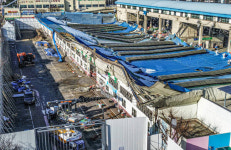 폭설피해 안양농수산물도매시장 청과동 지붕 철거 시작 [포토뉴스]