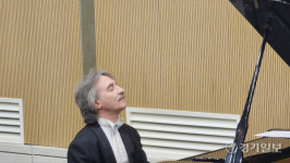 한국음악나눔재단, 피아니스트 에프게니 미하일로프 초청해 이야기 음악회 공연