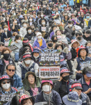 남태령 고개 통해 서울로 향하던 전농 회원들, 경찰에 저지 [포토뉴스]