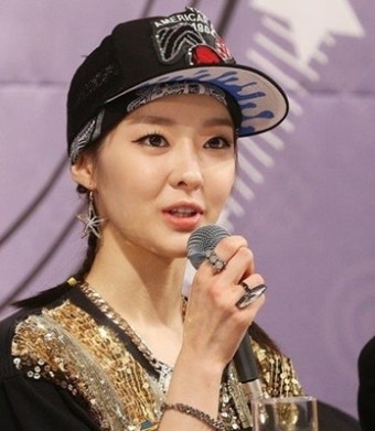 ‘팬 금전 가로챈 혐의’ 티아라 前 멤버 이아름, 1심서 징역형 집유