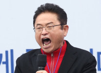 이철우 경북도지사, 尹 탄핵반대 집회서 애국가 제창…무혐의 처분