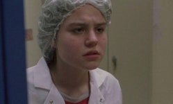 에밀리 드켄을 떠나보내며, 다시 보는 ‘로제타’ [영화와 세상사이]