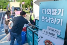 햇살에도, 빗속에도 함박웃음… 2025 수원연극축제 이틀간 6만여명 방문