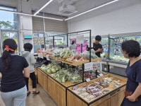 [로컬푸드] 평택시로컬푸드직매장 고덕점 “지역 농산물과 함께 계란·방울토마토도 가져가세요”