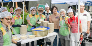 과천 포레드림아파트에서 열린 짜장 나눔 행사 [포토뉴스]