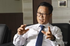 [경기인터뷰] 최경용 경기중소벤처기업연합회장 점이 선이 되는 지원책 이끌 것