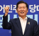 정청래, 충청권에서 첫 승…민주당 대표 경선 초반 기선 제압