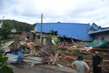 쑥대밭 된 가평 신상리 마을 [포토뉴스]