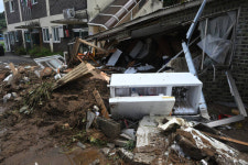 쑥대밭 된 가평 신상리 마을 [포토뉴스]