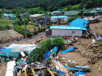쑥대밭 된 가평 신상리 마을 [포토뉴스]