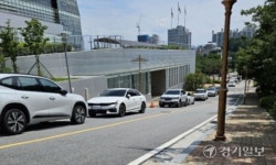 구리시청 주차장 대부분 직원차지… “누굴 위한 시청인가”