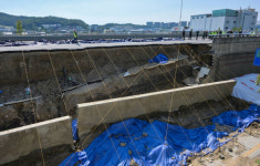 오산 가장교차로 옹벽 붕괴 현장 감식중 [포토뉴스]