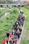 오색단풍 강변길 걸으며… 하남의 매력 ‘만끽’ [하남 미사한강모랫길·위례강변길 걷기대회]
