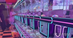 확산하는 캐릭터 굿즈 소비…인형뽑기방, ‘취향 놀이터’로 급부상