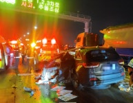 평택제천고속도 송탄 쉼터 인근 SUV·화물차 추돌…4명 부상