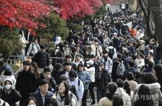 막바지 아주대 수시 논술고사에 수험생 북적북적 [포토뉴스]