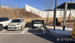 ‘무료 차고지’ 전락... 화성 왕배산 체육공원 주차장 불편 호소 [현장, 그곳&]