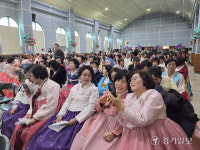 ‘평균 나이 66세’ 만학도 눈물의 졸업…남인천중·고등학교 학생 졸업식 [현장, 그곳&]