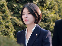 배현진, ‘당원권 정지 1년’ 가처분 신청…징계 철회 요구