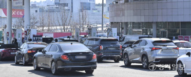 중동사태 여파 기름값 싼 곳을 찾아라 [포토뉴스]