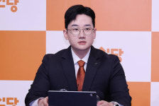 정이한 후보, 유세 중 피습…개혁신당 