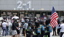 ‘개표소 취재 기자 폭행’ 시위 참가자 특정…경찰 수사 착수
