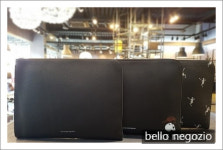 [여주아울렛명품 벨로네고지오]  맥퀸 497240  1A40N 1089  스컬 앤 크로우 클러치 : 벨로네고지오