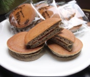 황금 찰보리빵 25g 택배박스 경주 보리빵 간식 경주빵 특산품 선물 아침 식사 대용 : 황금찰보리빵 본점