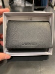 CK진 마이크로 페블 남성 카드&명함지갑 HP1372U7200-001 : 현대시티아울렛 대구 CK진