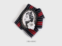 크리스크라운 투톤 리본 앤버드 패션 브로치 엔틱 포인트코디 : LOYSHOP