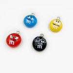 코카콜라 m&m 엠앤엠 초콜렛 병뚜껑 외고리 펜던트 : 루아앤로니