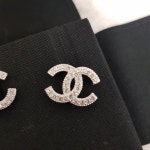 [관부가세포함] 샤넬 CC 로고 귀걸이 AB3523 B02595 N6403 : 베스티 런던