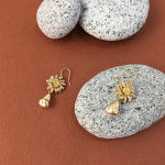 [삿치] PEBBLE FLOWER SILVER HOOK 페블 플라워 후크이어링 : 삿치부티크