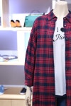 레드체크 일러스트 셔츠 (BABLA5931) : 신세계 여주 베네통
