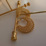 짜임 골드 명품 연예인 링 귀걸이 명품스타일 티타늄침 : 인마인드InMind