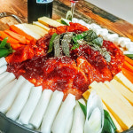 20년 전통 춘천닭갈비 국내산 냉장 닭다리살 수제양념 (야채포함) 1kg : 춘천닭갈비 진웅유통