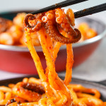 양념 용두동 쭈꾸미볶음 매운맛 캠핑 쭈꾸미 300g 1팩 : 팬더박스