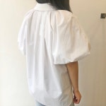 퍼프소매 카라넥 반팔 포켓 벌룬소매 반팔 화이트셔츠 : ADOR