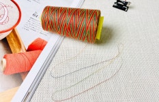 40수2합) 오색사 레인보우사 무지개사(약 3000yds) : 핀쿠션 Pin Cusion