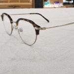 빅터앤롤프 다각형 호피 골드 하금테 70-8002 배정남 블루라이트차단 시력보호안경 : 안목아이웨어