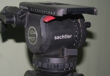 SACHTLER VIDEO 20 Plus : 트라이포드는 코뷰