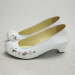 [대여] 여자 흰색 꽃신 한복신발 한복소품 대여 : 한복담다
