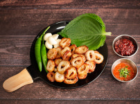 참나무 훈연 돼지 고기 숯불 구이 양념 막창 400g : 더키친72